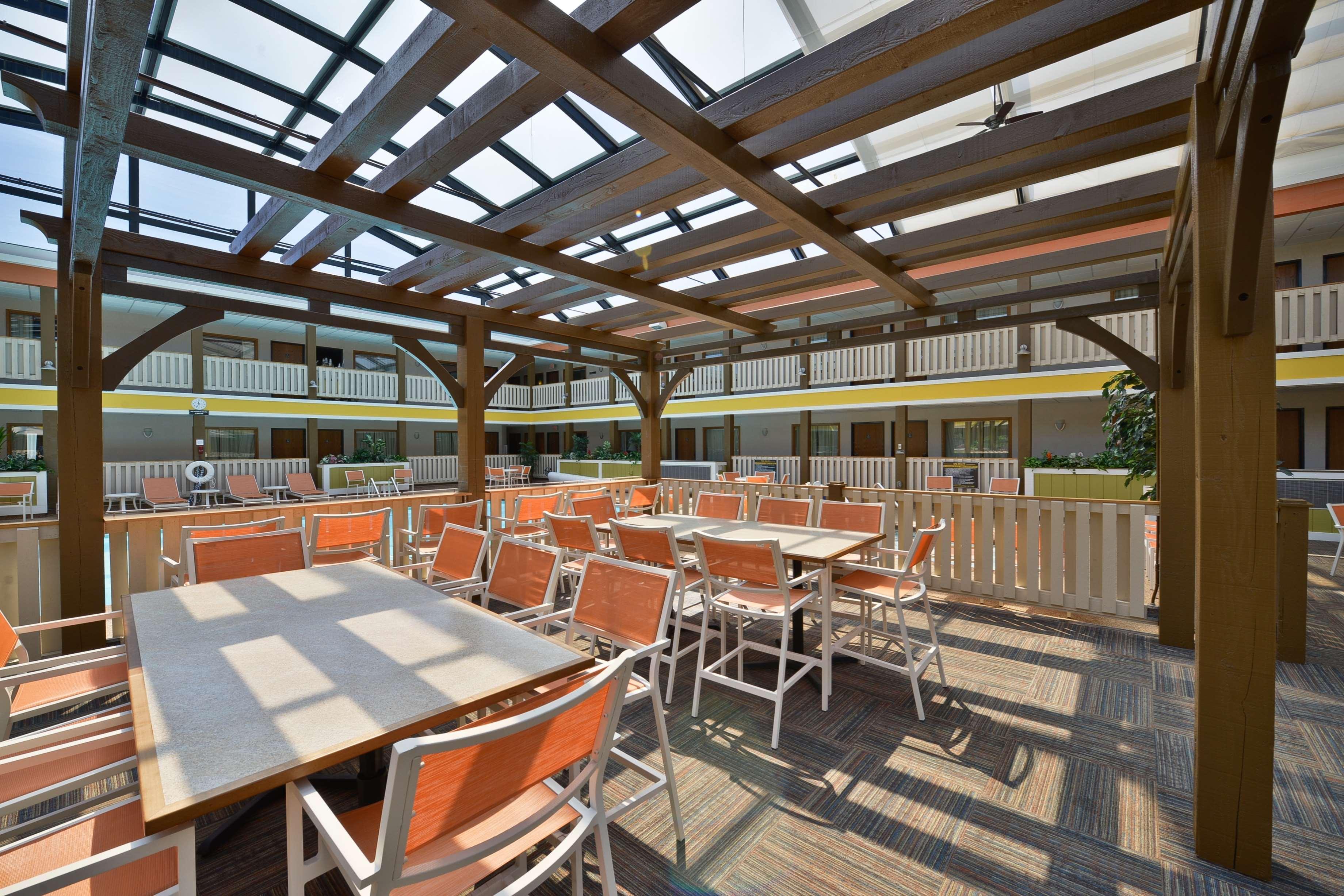 Best Western Plus Dubuque Hotel And Conference Center Exterior foto