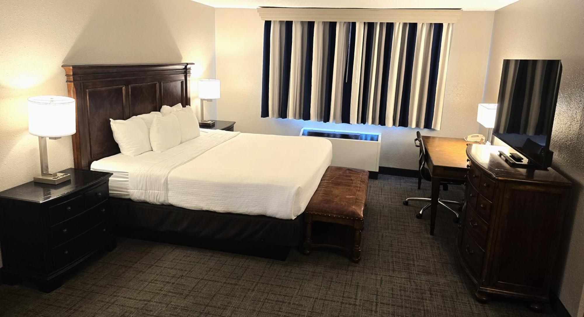 Best Western Plus Dubuque Hotel And Conference Center Exterior foto