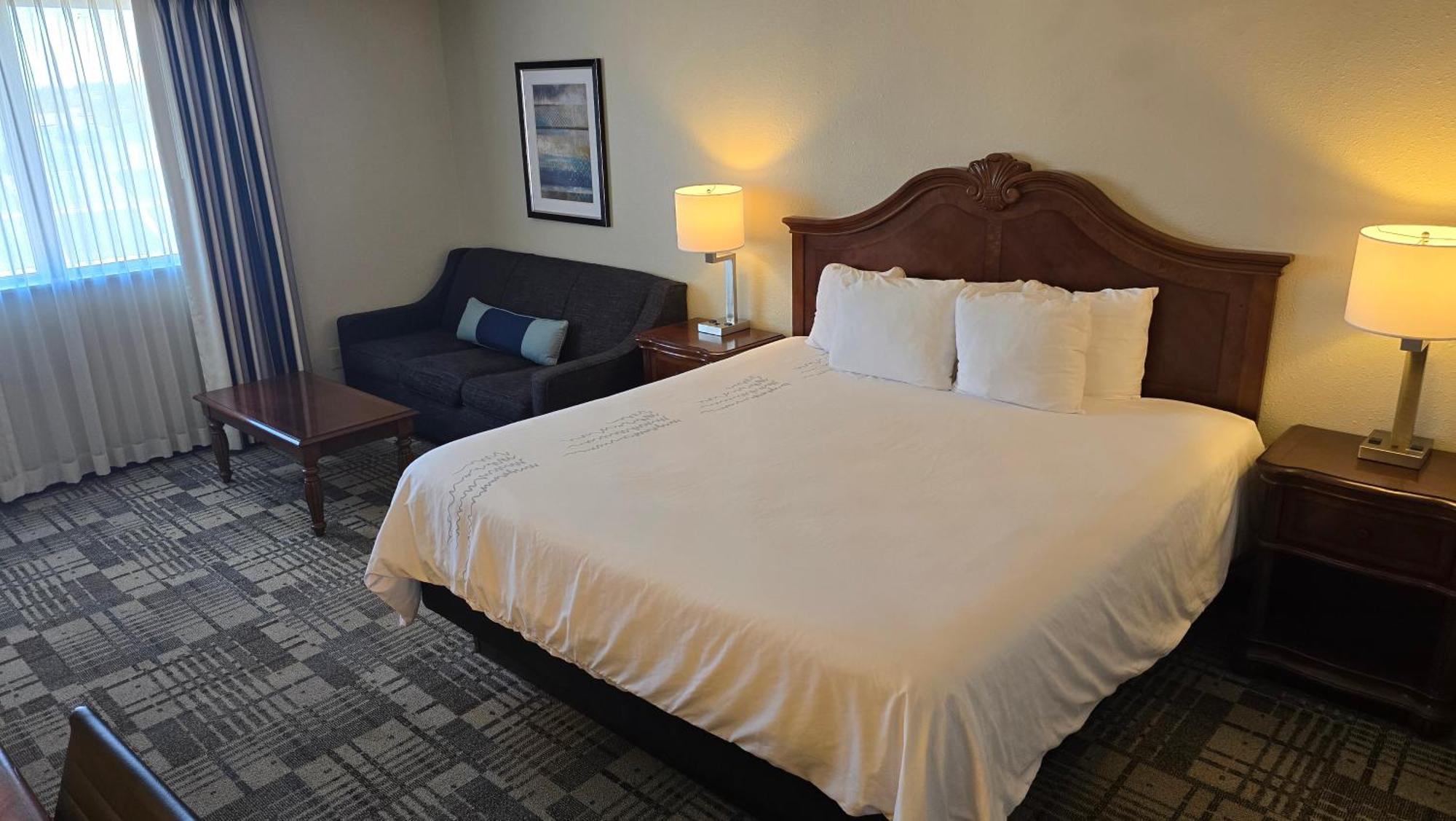 Best Western Plus Dubuque Hotel And Conference Center Exterior foto